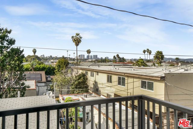 2057 S Garth Avenue, Los Angeles, CA 90034