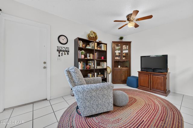 228 Palm Sparrow Court, Daytona Beach, FL 32119