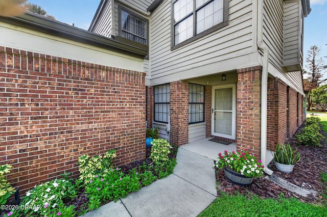 228 Palm Sparrow Court, Daytona Beach, FL 32119