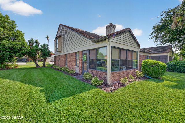 228 Palm Sparrow Court, Daytona Beach, FL 32119