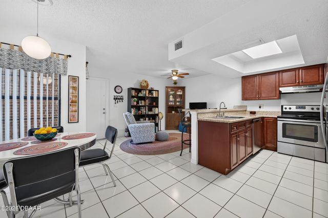 228 Palm Sparrow Court, Daytona Beach, FL 32119