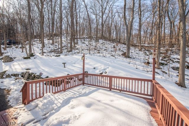 17 Valley View Rd, Vernon Twp., NJ 07462