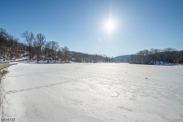 17 Valley View Rd, Vernon Twp., NJ 07462