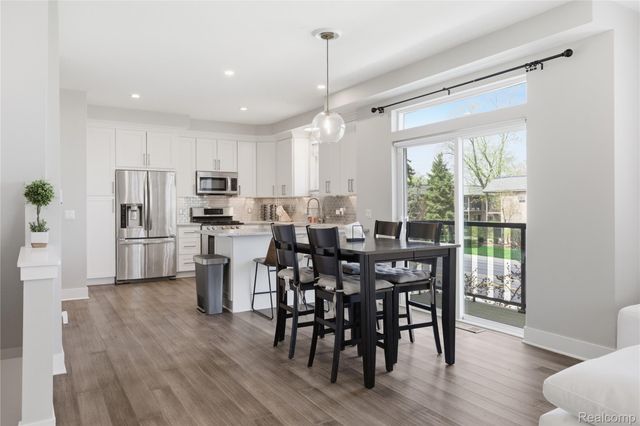 4221 W 14 Mile Road, Royal Oak, MI 48073