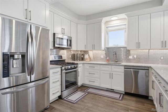 4221 W 14 Mile Road, Royal Oak, MI 48073