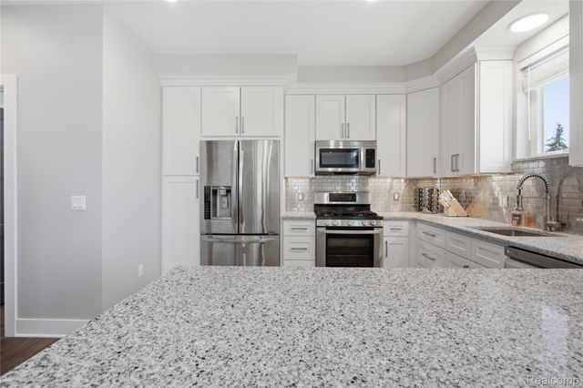 4221 W 14 Mile Road, Royal Oak, MI 48073