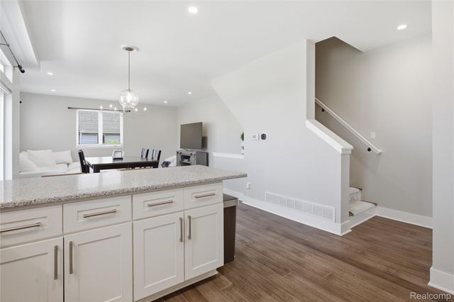 4221 W 14 Mile Road, Royal Oak, MI 48073
