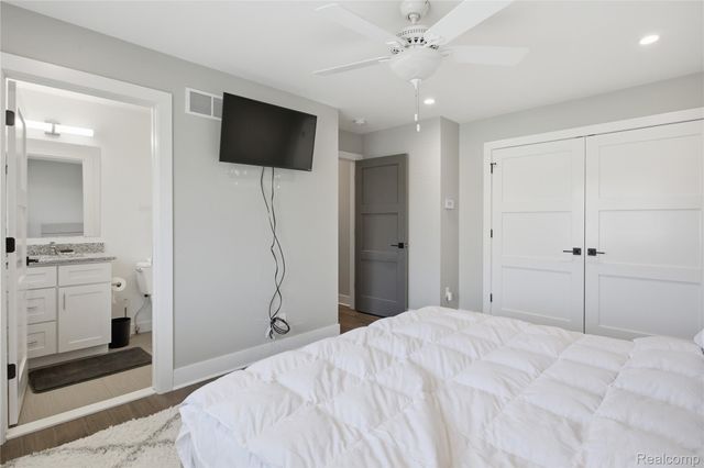 4221 W 14 Mile Road, Royal Oak, MI 48073