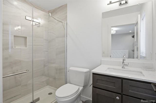 4221 W 14 Mile Road, Royal Oak, MI 48073