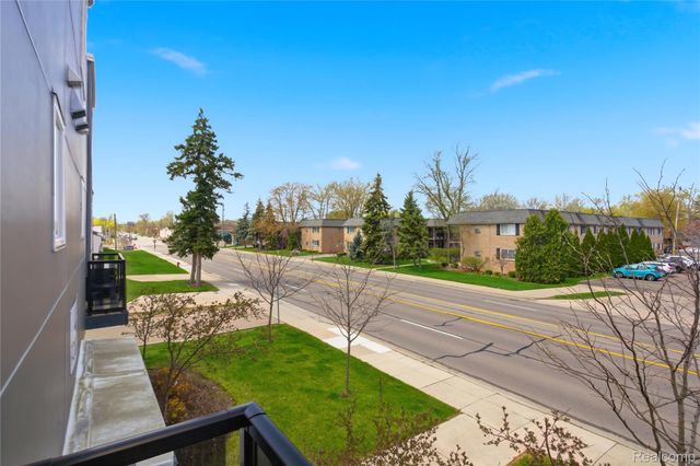 4221 W 14 Mile Road, Royal Oak, MI 48073