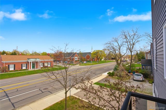 4221 W 14 Mile Road, Royal Oak, MI 48073