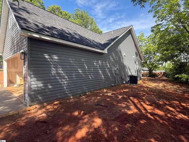 110 Friendly Street, Fountain Inn, SC 29644