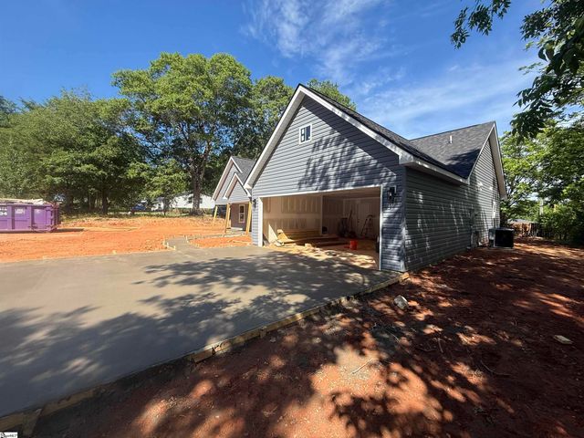110 Friendly Street, Fountain Inn, SC 29644