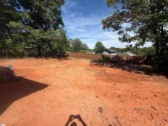 110 Friendly Street, Fountain Inn, SC 29644