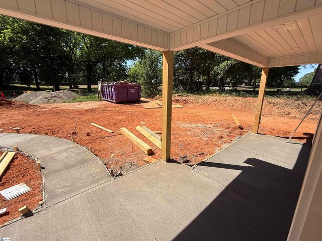 110 Friendly Street, Fountain Inn, SC 29644