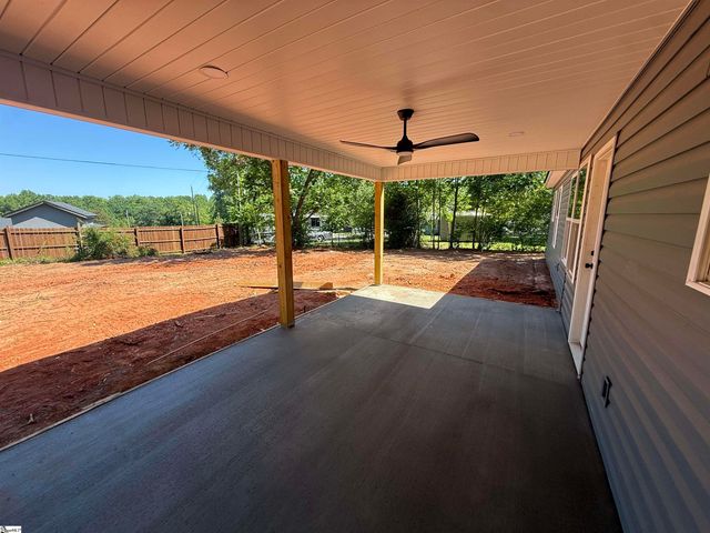 110 Friendly Street, Fountain Inn, SC 29644