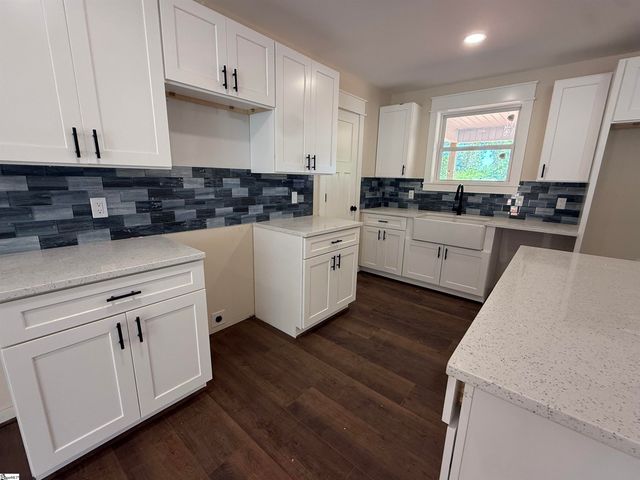 110 Friendly Street, Fountain Inn, SC 29644