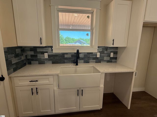 110 Friendly Street, Fountain Inn, SC 29644