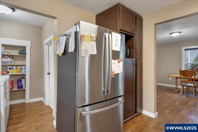 515 Norway St, Silverton, OR 97381