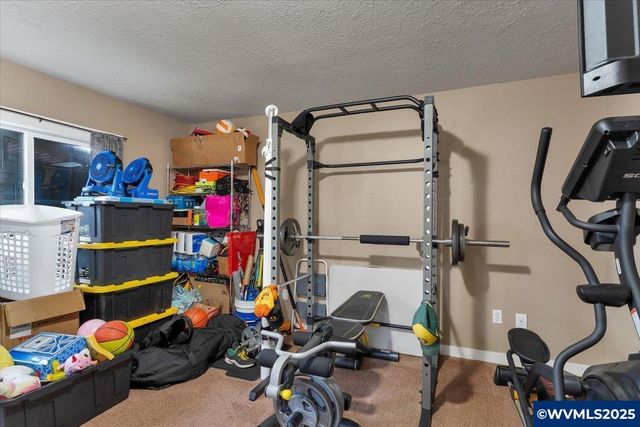 515 Norway St, Silverton, OR 97381