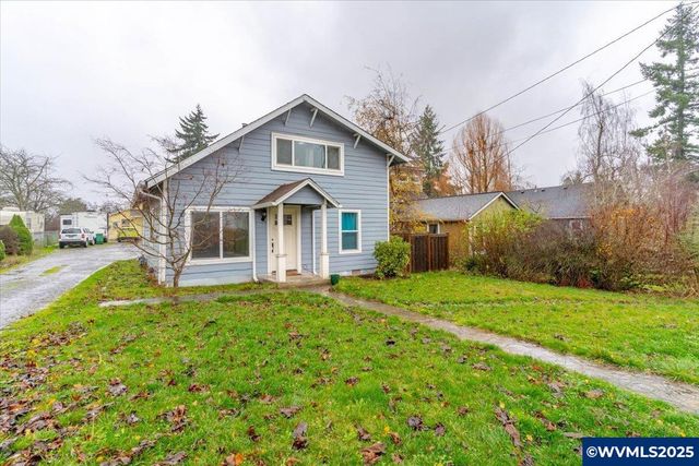 515 Norway St, Silverton, OR 97381