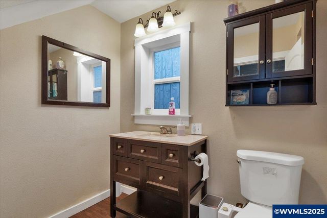 515 Norway St, Silverton, OR 97381