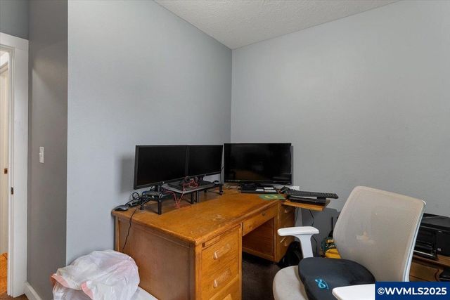 515 Norway St, Silverton, OR 97381