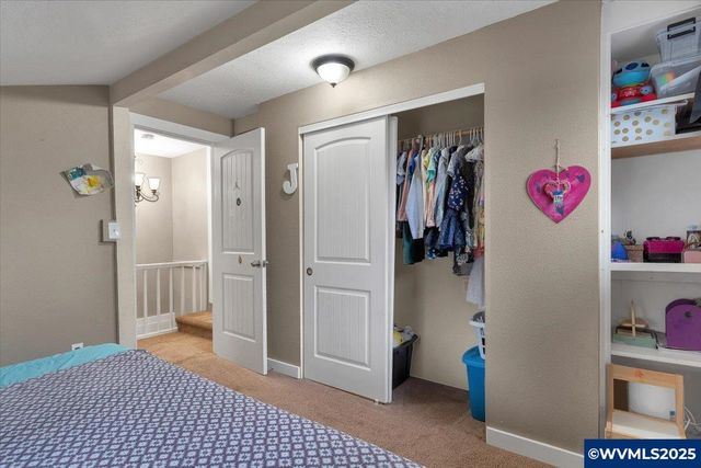 515 Norway St, Silverton, OR 97381