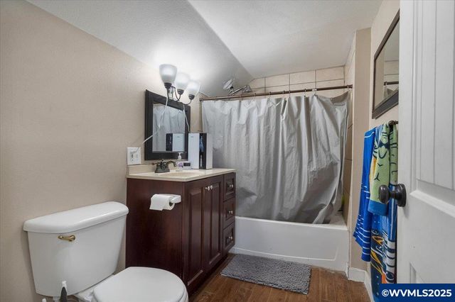 515 Norway St, Silverton, OR 97381