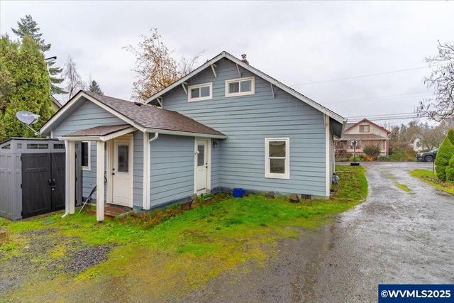 515 Norway St, Silverton, OR 97381