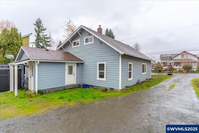 515 Norway St, Silverton, OR 97381