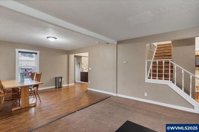 515 Norway St, Silverton, OR 97381