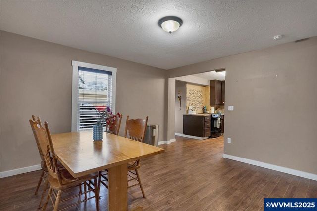 515 Norway St, Silverton, OR 97381