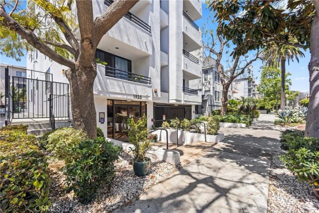 1935 Malcolm Avenue 201, Los Angeles, CA 90025