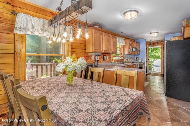 18 Rousner Lane, New Paltz, NY 12561