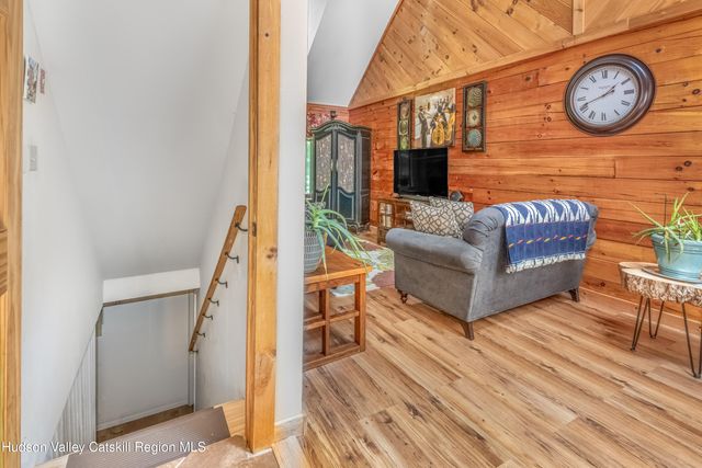 18 Rousner Lane, New Paltz, NY 12561