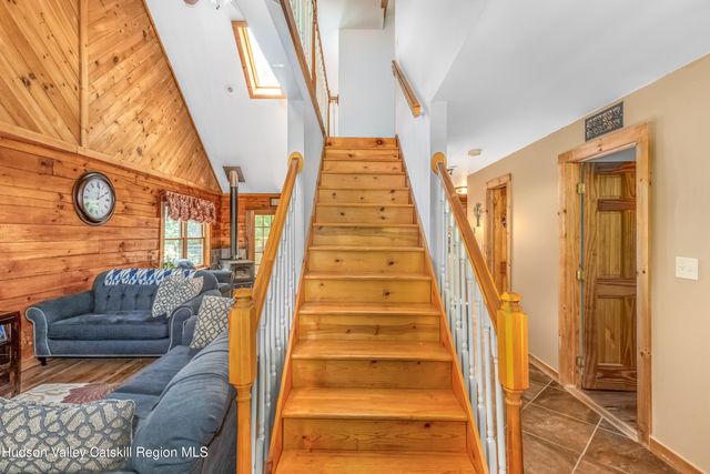 18 Rousner Lane, New Paltz, NY 12561