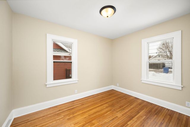 1651 Thomas Avenue N, Minneapolis, MN 55411