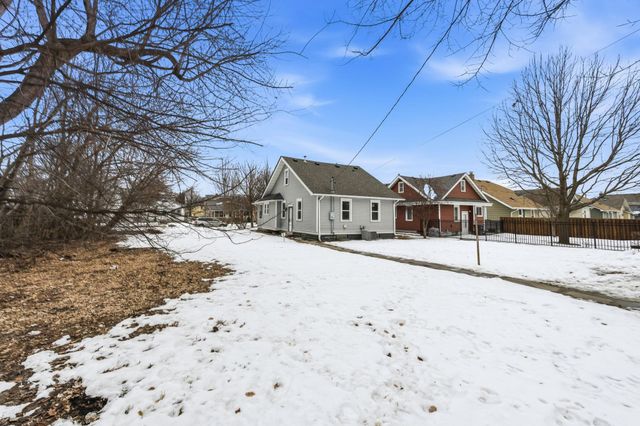 1651 Thomas Avenue N, Minneapolis, MN 55411