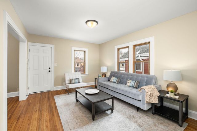 1651 Thomas Avenue N, Minneapolis, MN 55411