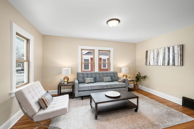 1651 Thomas Avenue N, Minneapolis, MN 55411