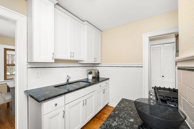 1651 Thomas Avenue N, Minneapolis, MN 55411