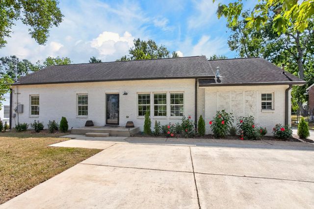 541 Harding Pl, Nashville, TN 37211