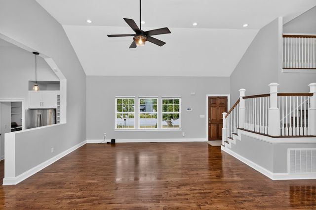 541 Harding Pl, Nashville, TN 37211