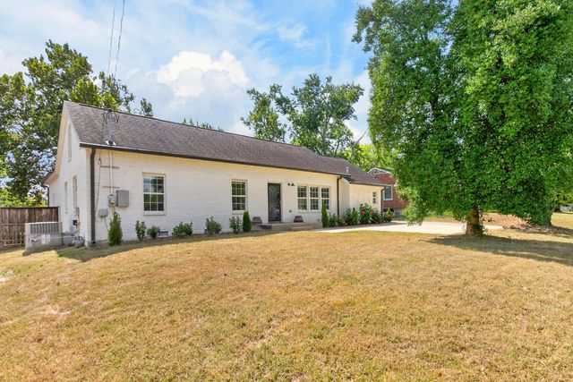 541 Harding Pl, Nashville, TN 37211