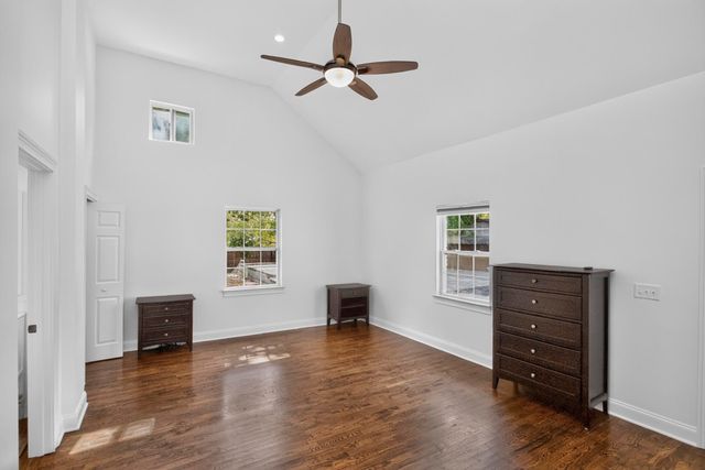 541 Harding Pl, Nashville, TN 37211