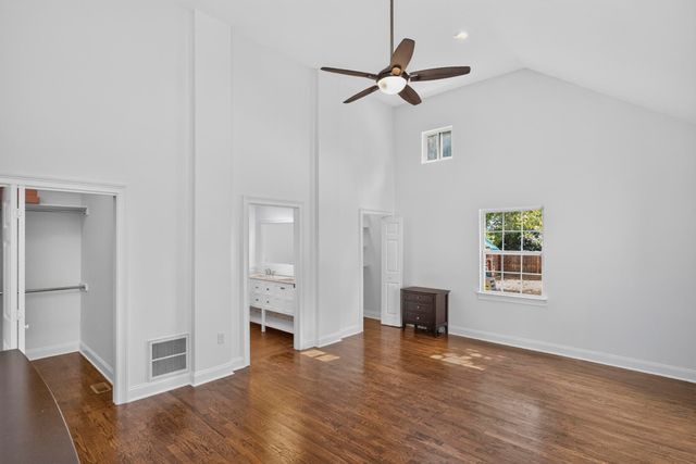 541 Harding Pl, Nashville, TN 37211