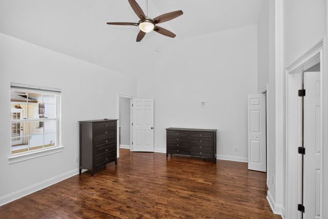 541 Harding Pl, Nashville, TN 37211