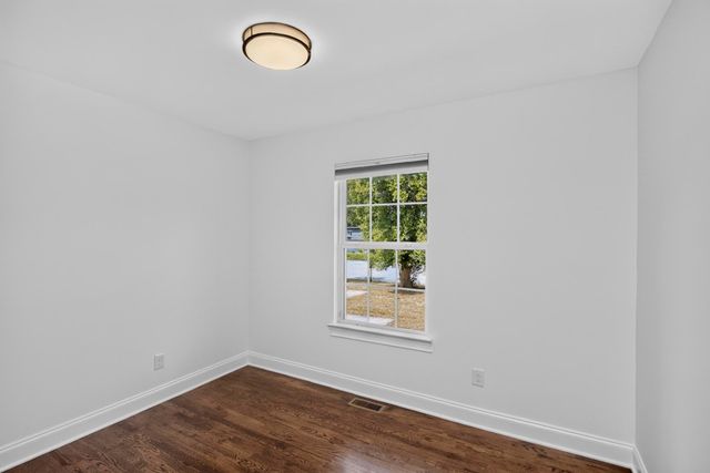 541 Harding Pl, Nashville, TN 37211