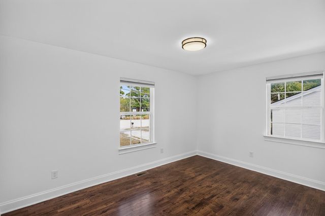 541 Harding Pl, Nashville, TN 37211